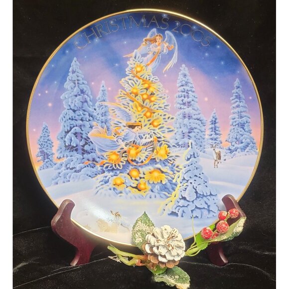 Vintage Avon Porcelain Collector's Plate "Angel Lights" - Picture 6 of 10